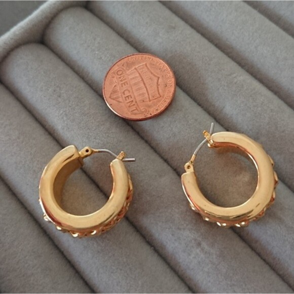 Brass Chain Link gold tone Hoop earrings - Picture 7 of 7